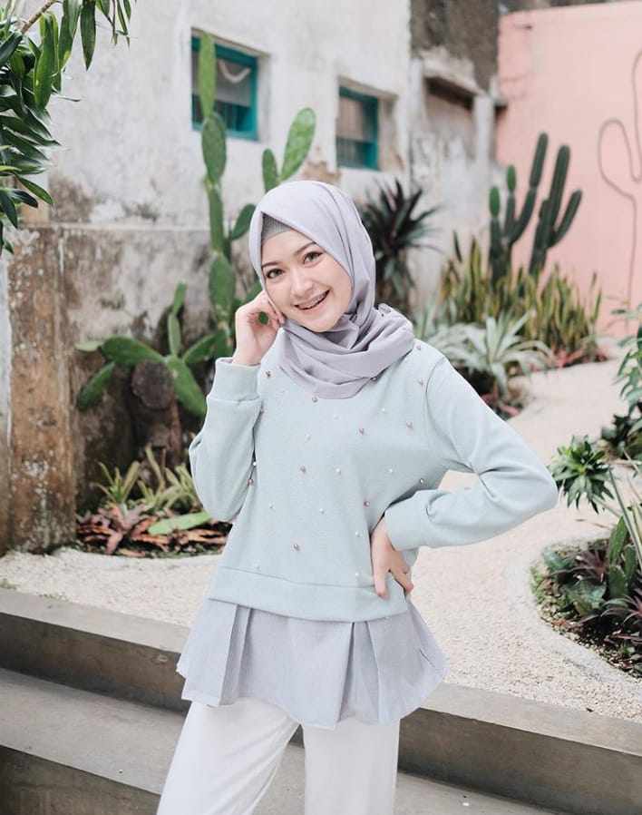 Sontek 12+ Cute Fashion Style Ala Selebgram dan Beauty Vlogger Sari Endah  Pratiwi @saritiw Ini Yuk!