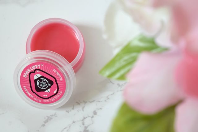 Harga Lip Balm Nivea Untuk Bibir Hitam Berbagai Peruntukan