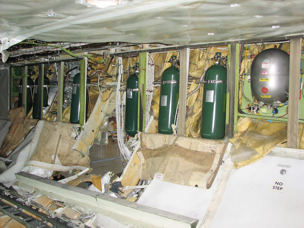 MH 370 A rogue oxygen bottle. Crash Investigators Medium