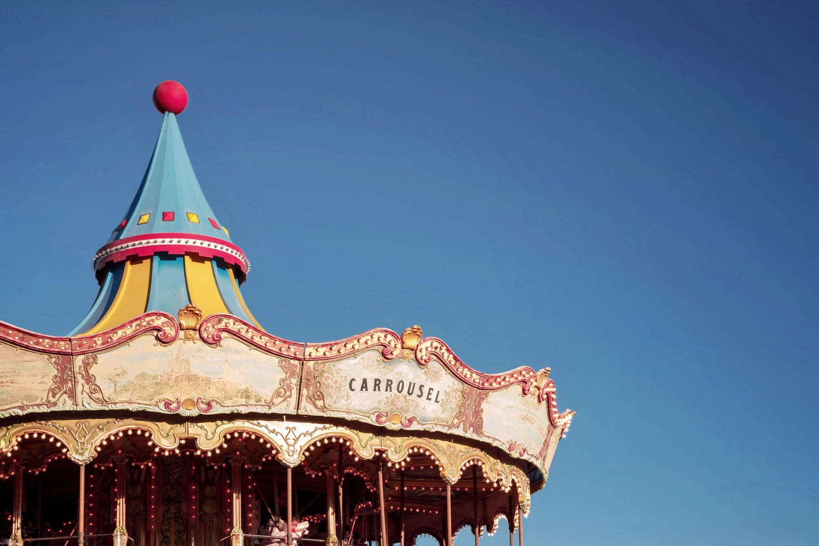 How to build a carousel from scratch in vanilla JS.