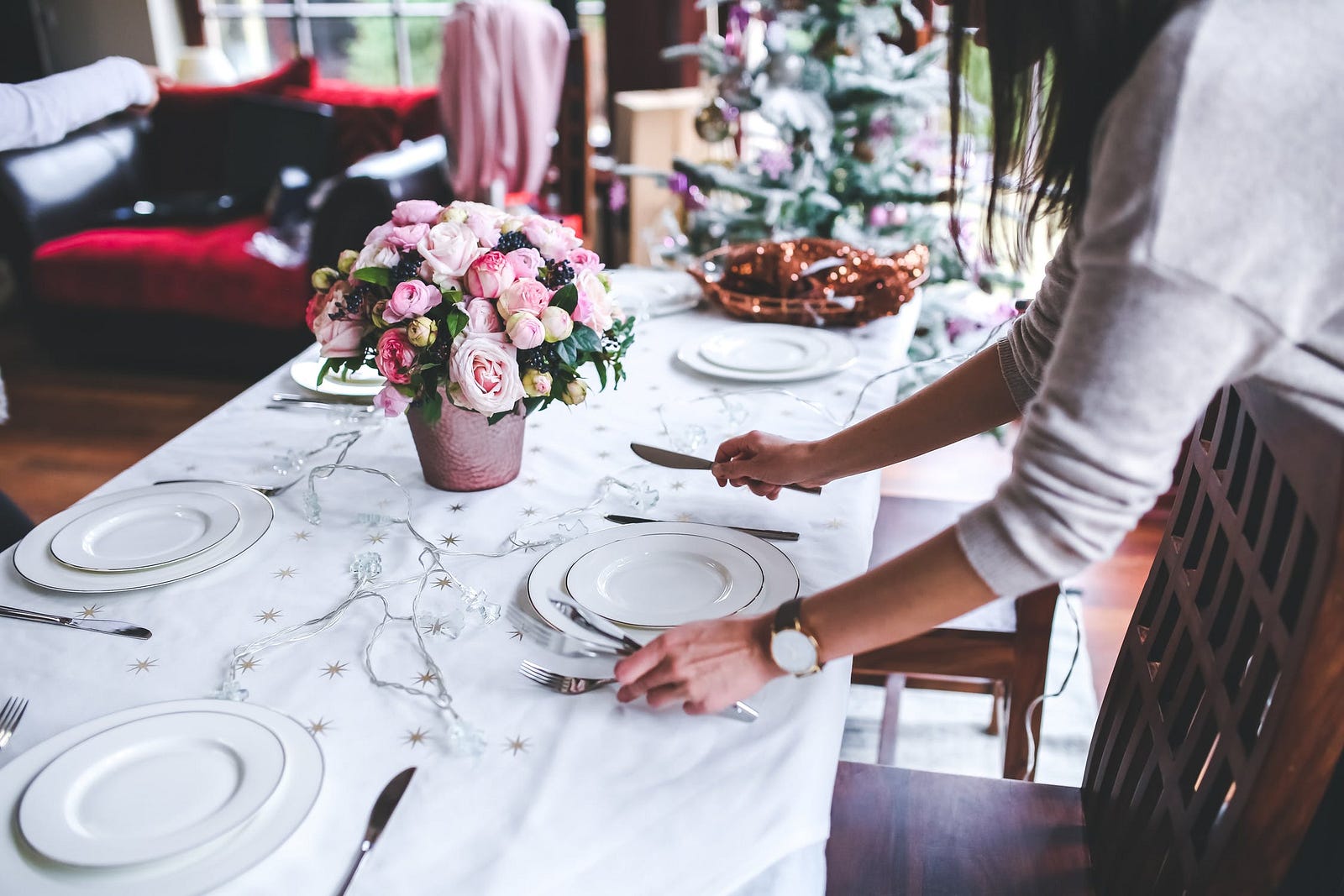 4 Ways to Throw a Dinner Party for 1 The Belladonna Comedy