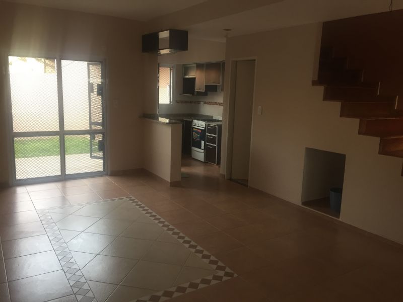 Departamentos De 1 O Más Dormitorios Con Patio En Florencio Varela