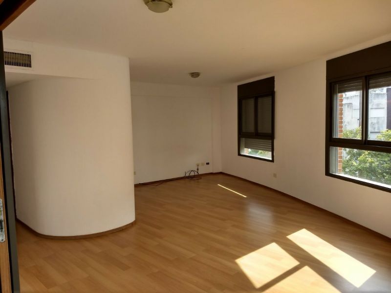 Departamento En Alquiler Plaza Moreno 2 Dormitorios