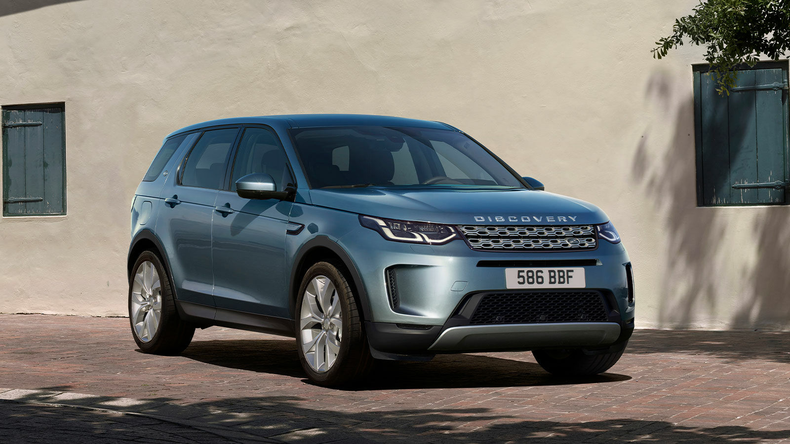 Discovery Sport Versatile Compact SUV Models Gallery Land Rover