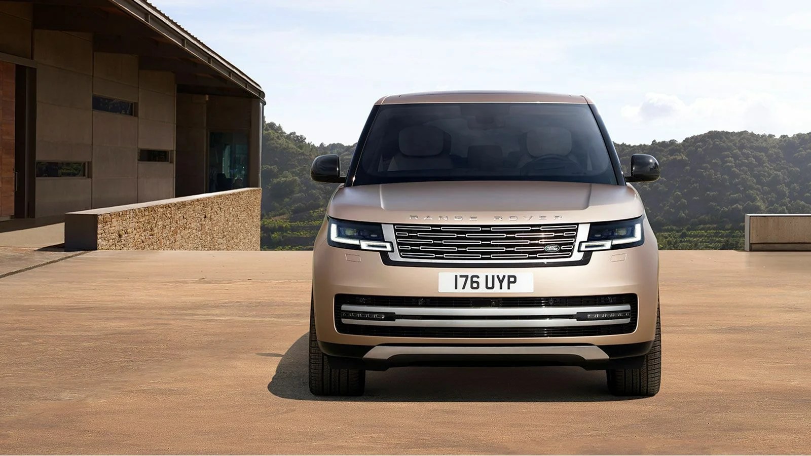 New Range Rover Luxury Performance SUV Exterior Gallery Land