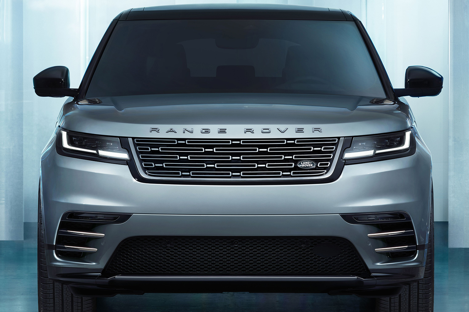 レンジローバーヴェラールがマイナーチェンジで意匠を一新して待望のPHEVを追加 〜 画像10 2024年モデルは顔がいい・雰囲気がいい