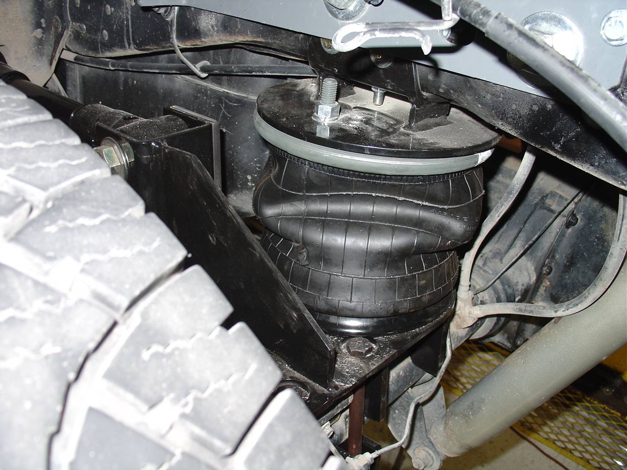 1999-2007 Ford F-250/350 4X4 Pickup 4-Link Rear Air Suspension | Kelderman