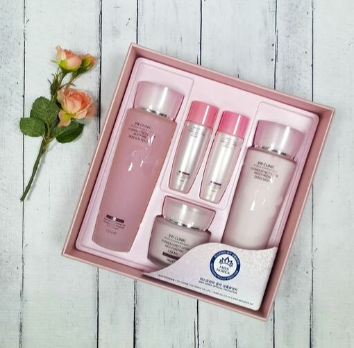 3W Clinic / Набор для УВЛАЖНЕНИЯ с цветочными экстрактами FLOWER EFFECT