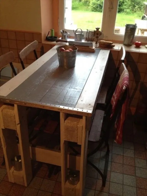 Get an Amazing Kitchen Table from Pallets 101 Pallets
