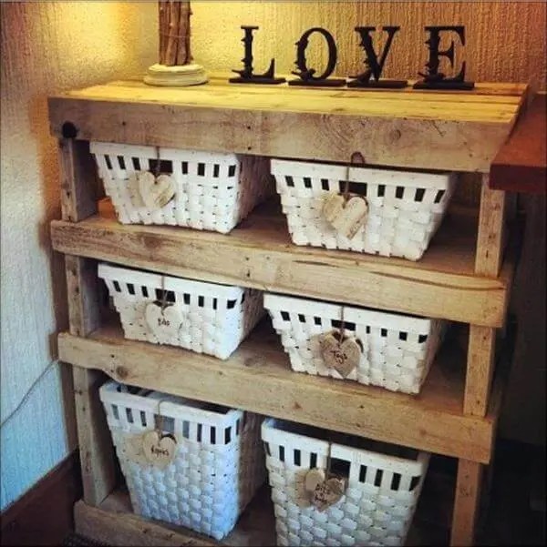 DIY Pallet Storage and Decorative Pallet Shelf 101 Pallets