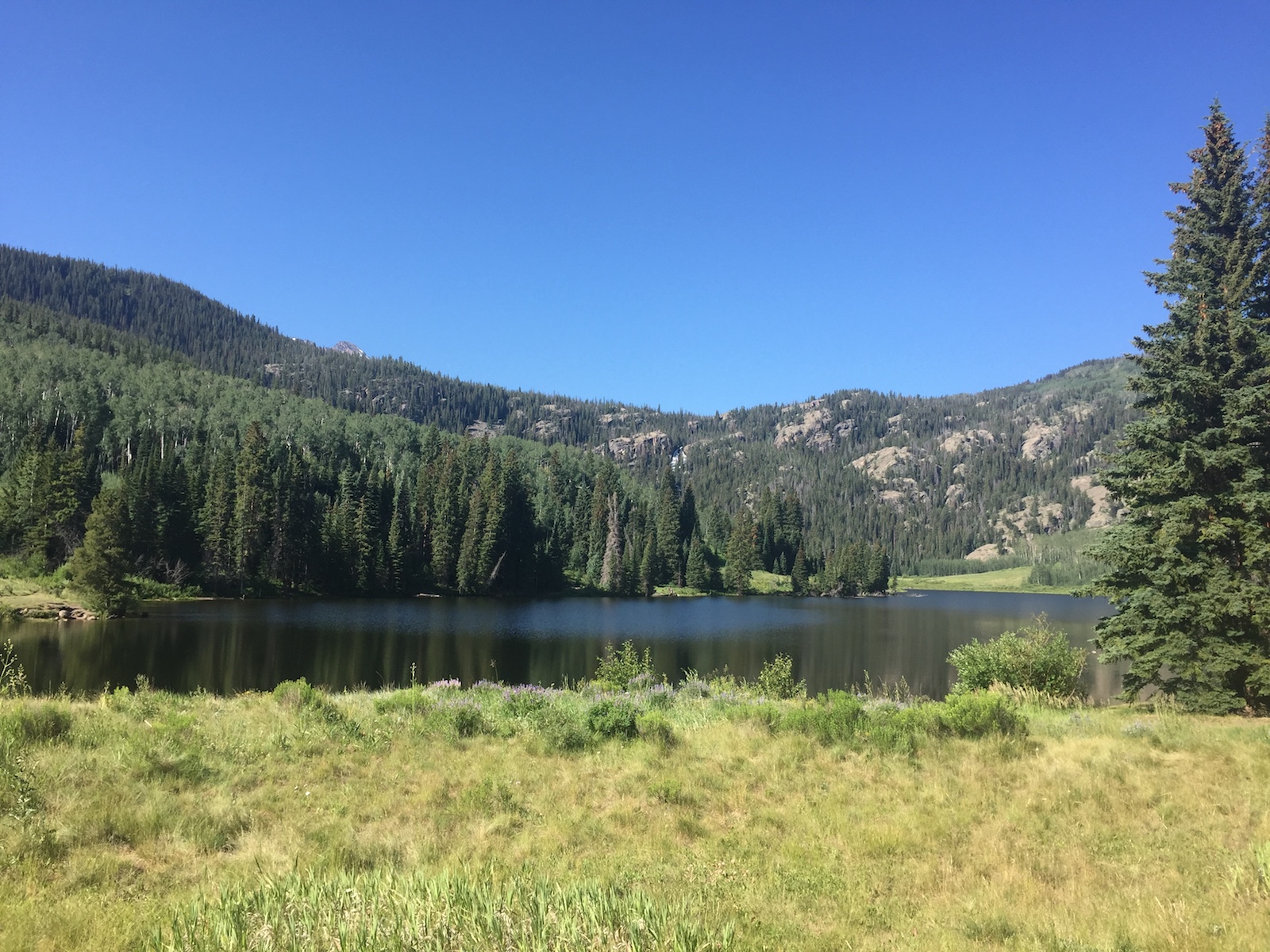 Hike Lower Cataract Lake Loop Near Silverthorne, Colo.