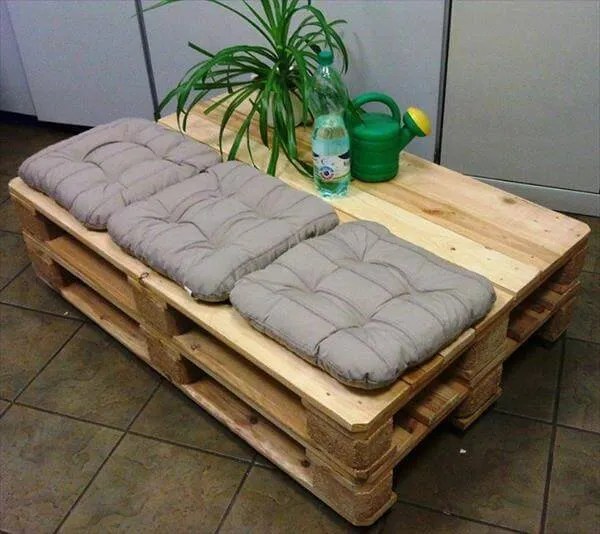 DIY Low Cost Wooden Pallet Coffee Tables