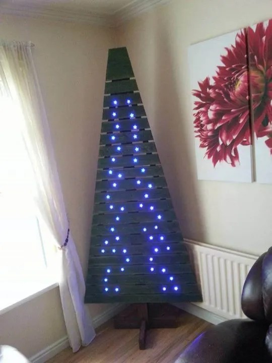 Pallet Tree with Lights