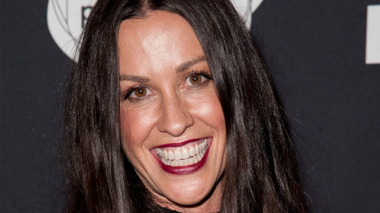 Alanis Morissette manager admits to 4.8M embezzlement from singer
