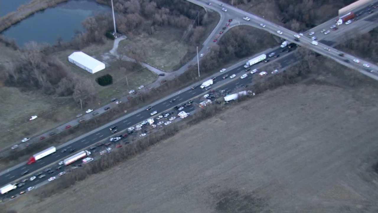 8 injured in multivehicle crash on I55 in Joliet