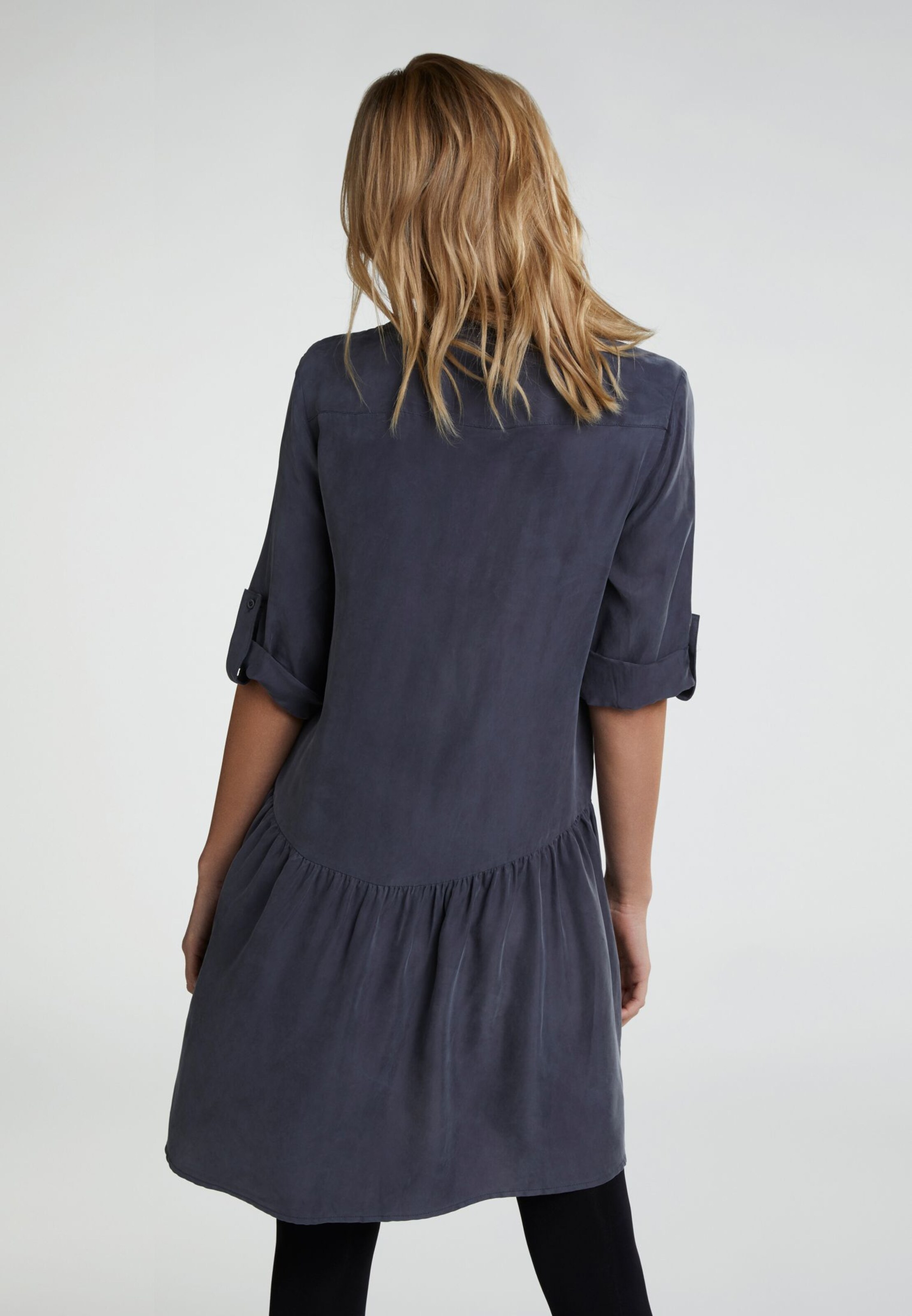 OUI Kleid in grau ABOUT YOU