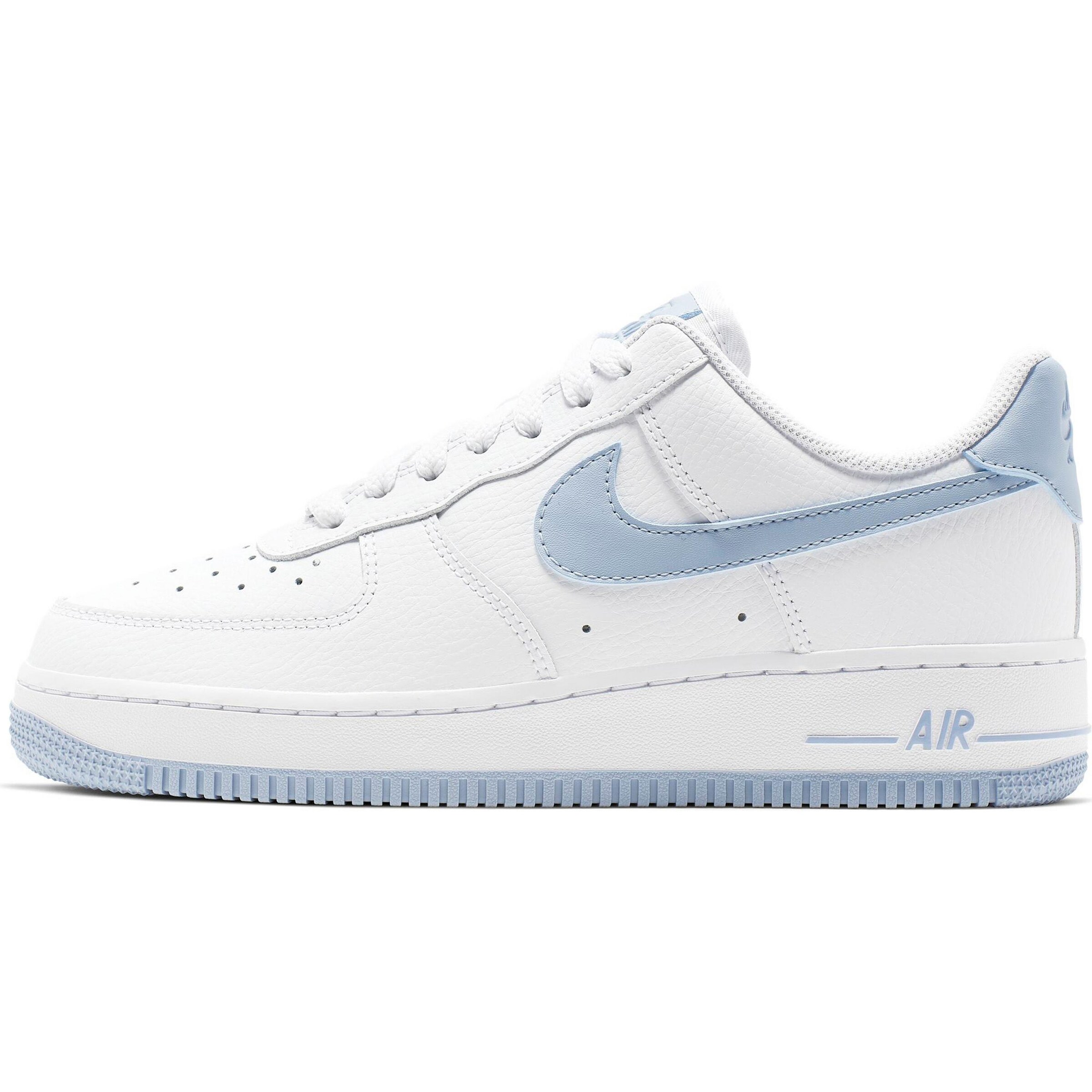 Nike Sportswear Sneaker Low 'Air force 1 '07' in hellblau / weiß