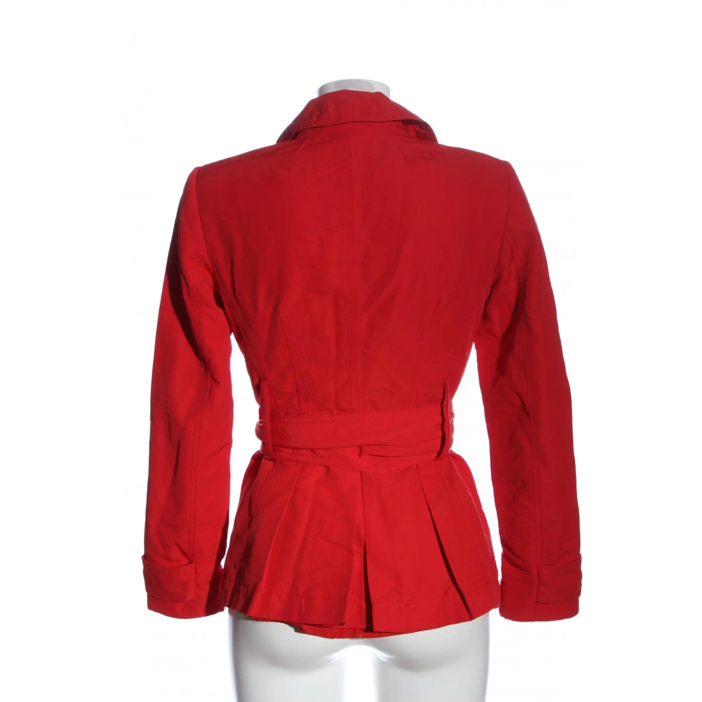 ZARA KurzBlazer in M in rot ABOUT YOU