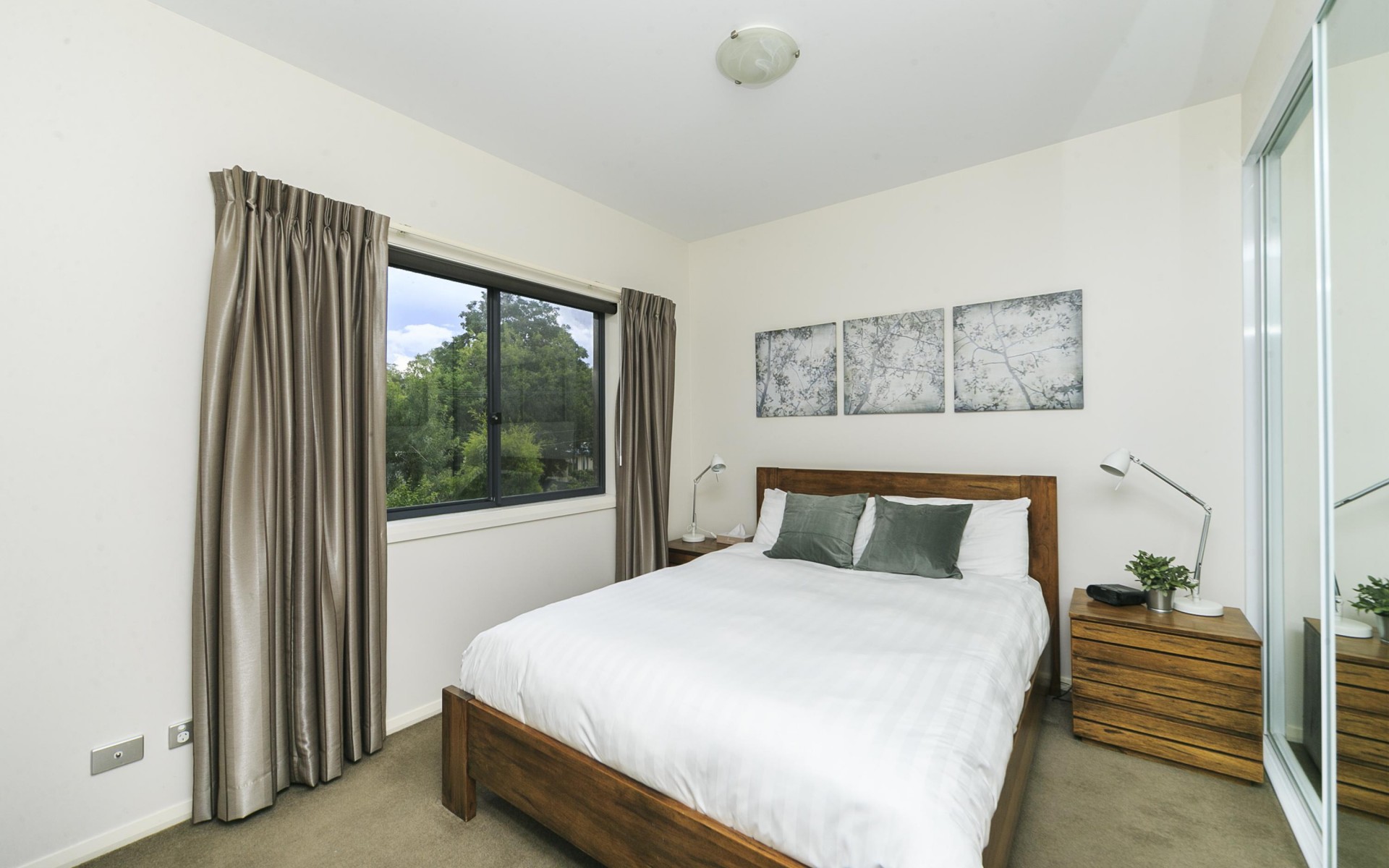 Short term in canberra, Deakin 75