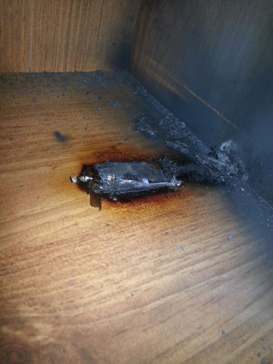 This ECigarette Battery Exploded And Made A Mess (4 pics)