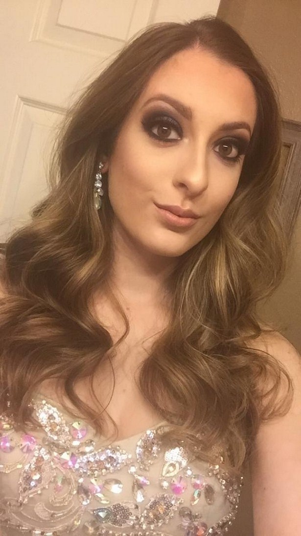 Hot Girls Show Off Their Wild Side With Sexy Selfies (32 pics)