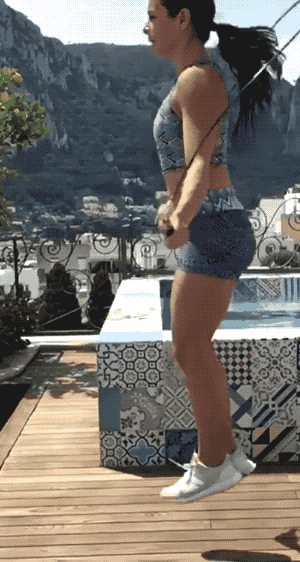 Busty Girls Jump Ropes (21 gifs)