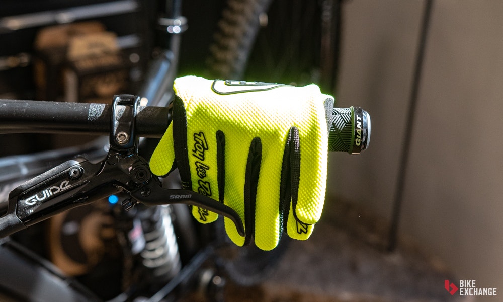 5 Best Mountain Bike Accessories That you Need Along with Your Bike