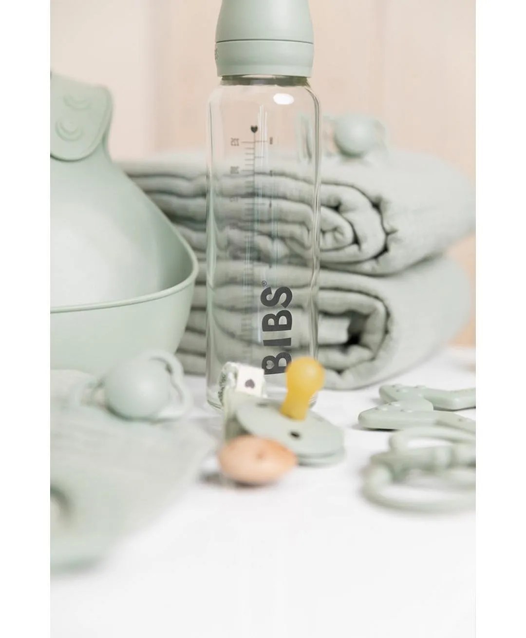 BIBS Muslin Cloth Bib, Highly Absorbent, Soft Material, Feeding