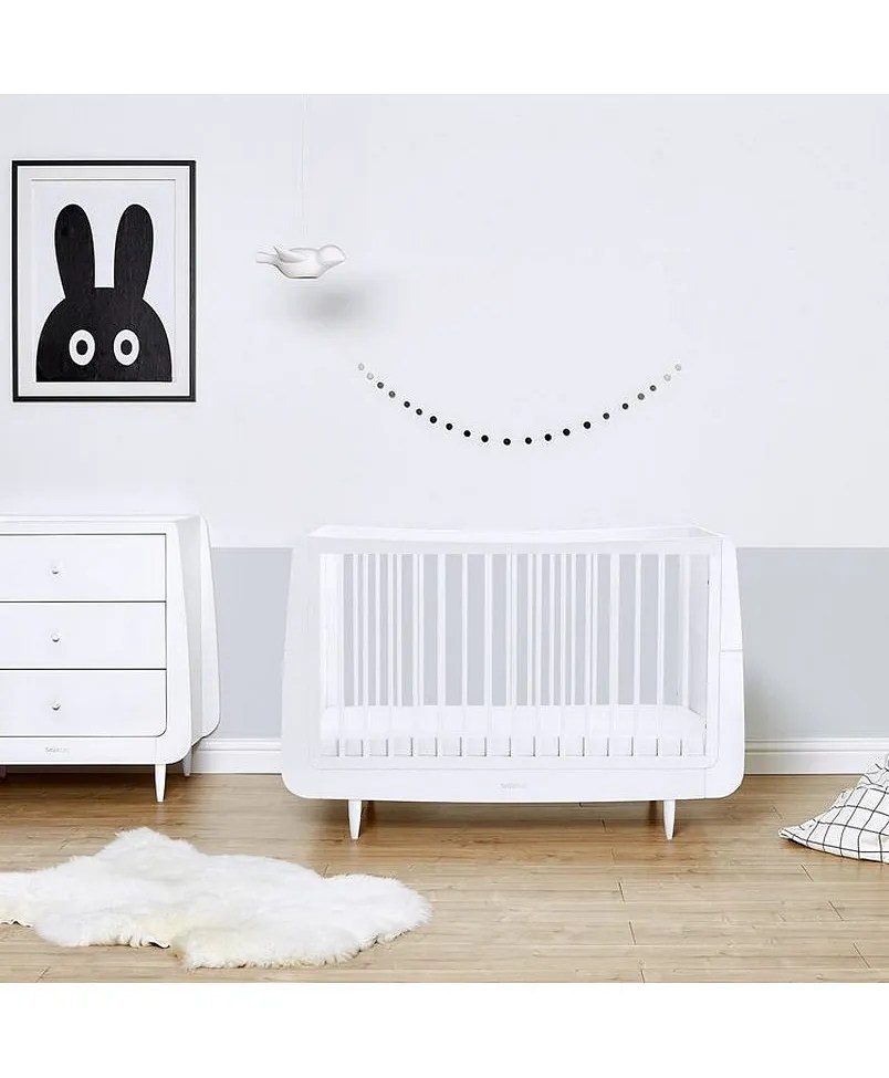 Snuz SnuzKot Skandi Convertible Nursery Cot Bed with 3 Mattress Height