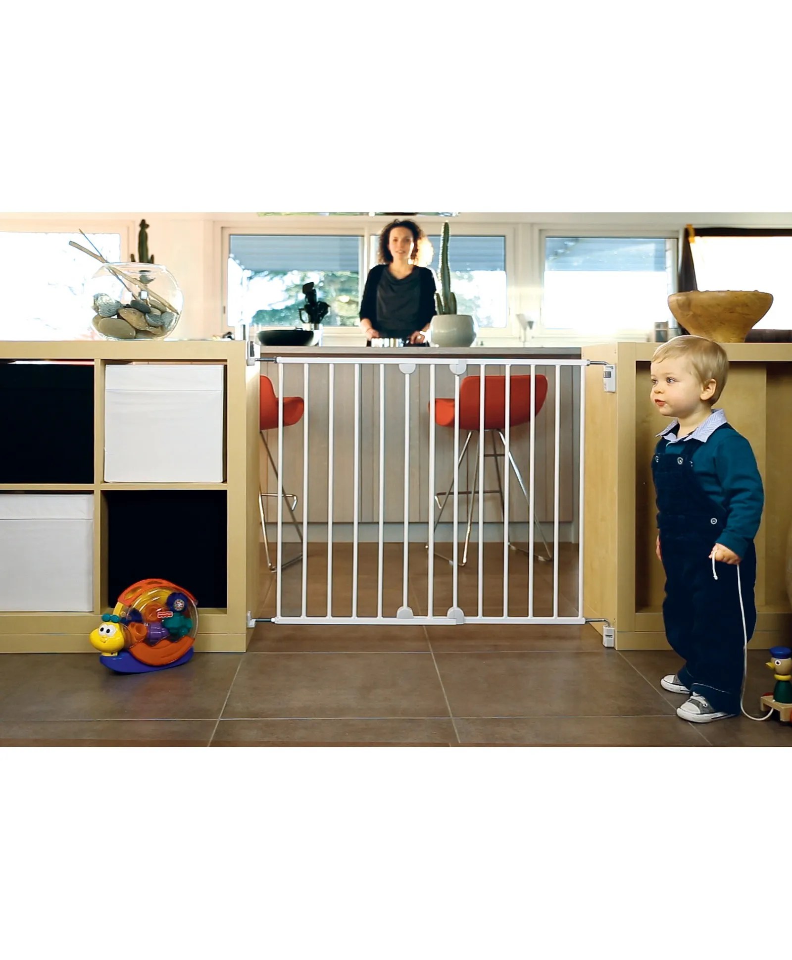 Safety 1st WallFix Extending Metal Gate White عبر الإنترنت في
