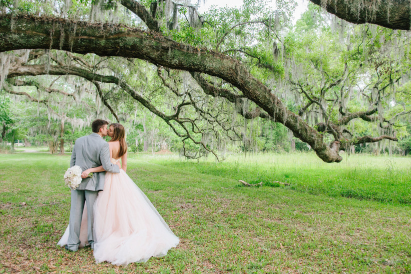 The Pros And Cons Of A Plantation Wedding