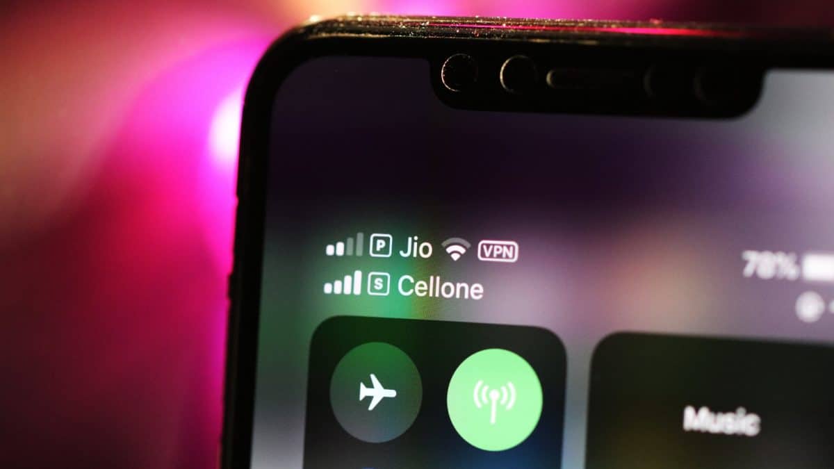 iPhone 11 supports Dual SIM with an eSIM All Things How