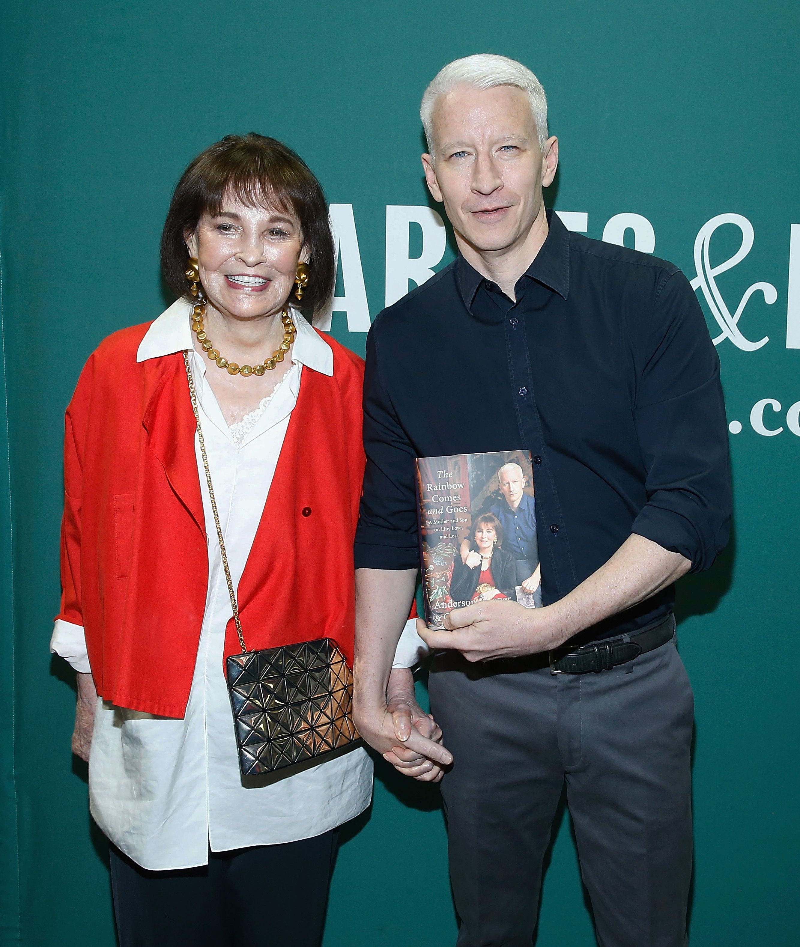 Anderson Cooper Honors His Late Mother Gloria Vanderbilt 1 Year After