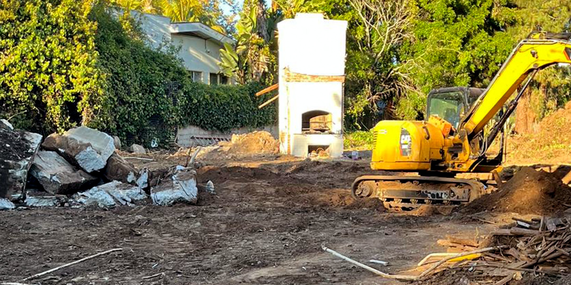Betty White's Home of 53 Years Is Torn Down Before/after Pics of