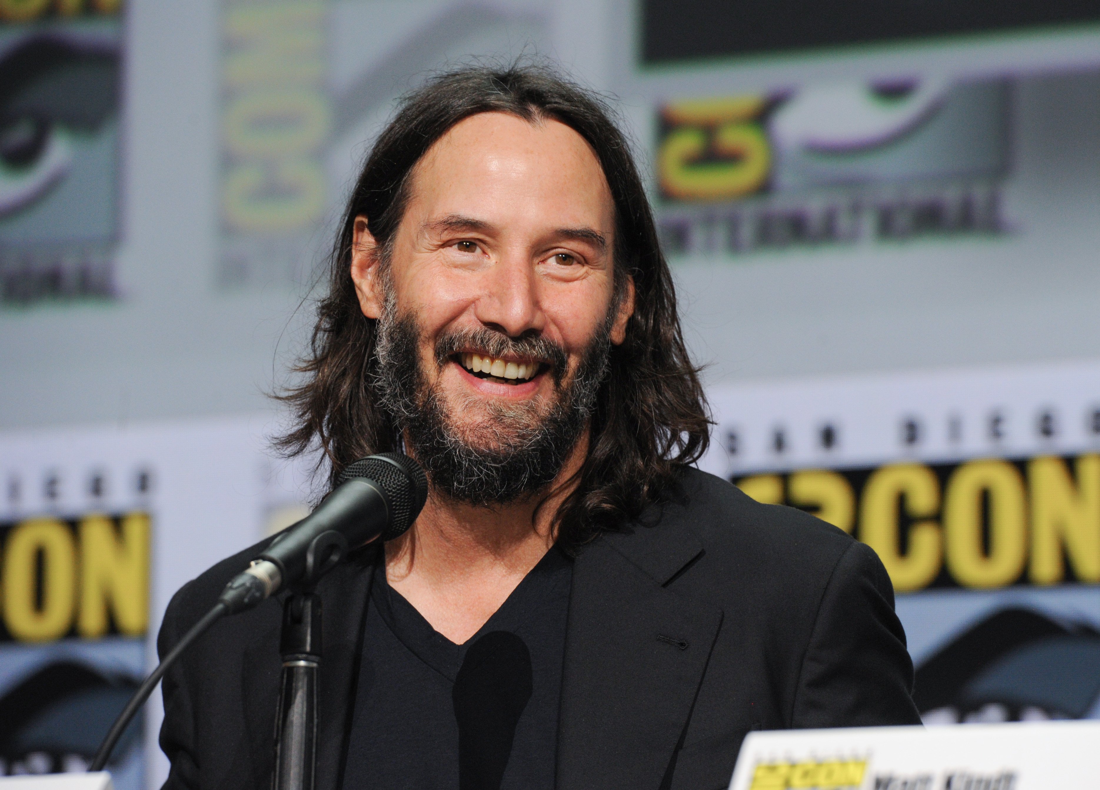 Keanu Reeves Met Fan At His Hotel Bar Who Just Got Married Later He
