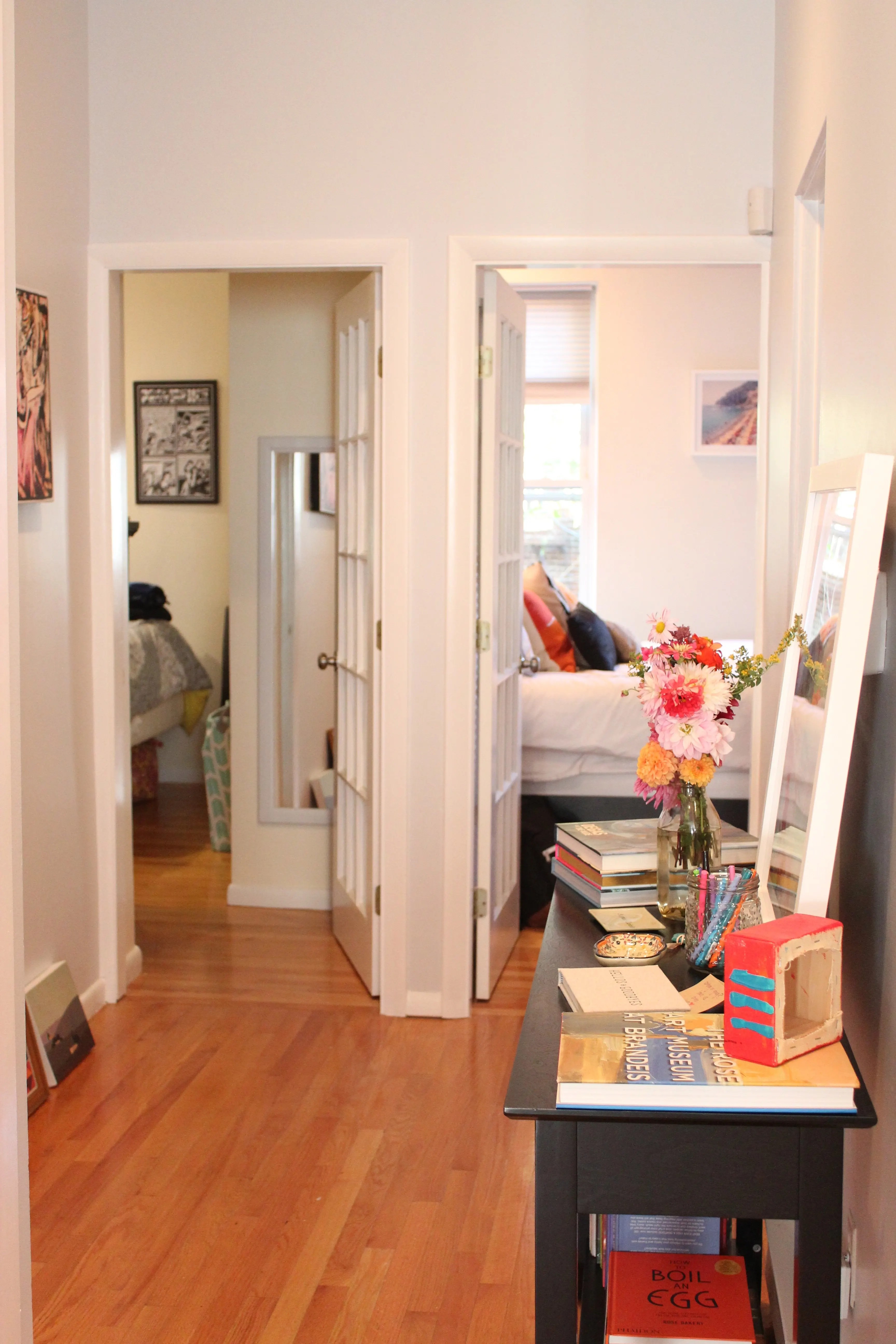 House Tour A Colorful and Cozy Boston Apartment Apartment Therapy