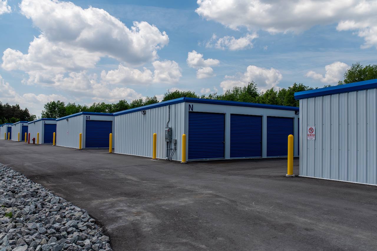 Self Storage Units in Bradford, ON, on Sluse Road Apple Self Storage