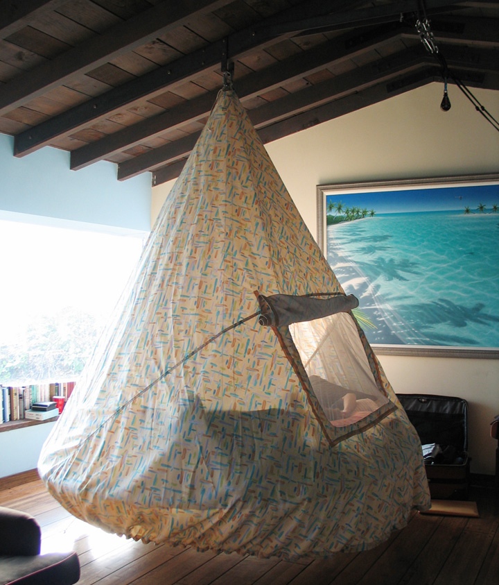 Top 14 Floating Beds Architecture & Design