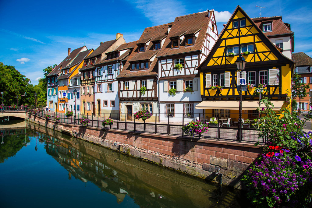 25 Of The Most Picturesque Small Towns From Around The World