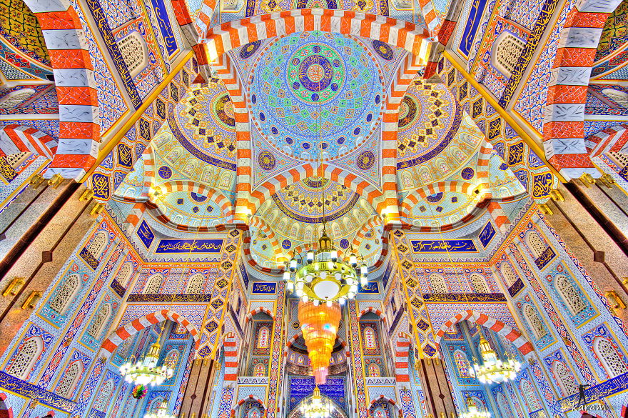 50+ Mesmerizing Mosque Ceilings That Highlight The Wonders