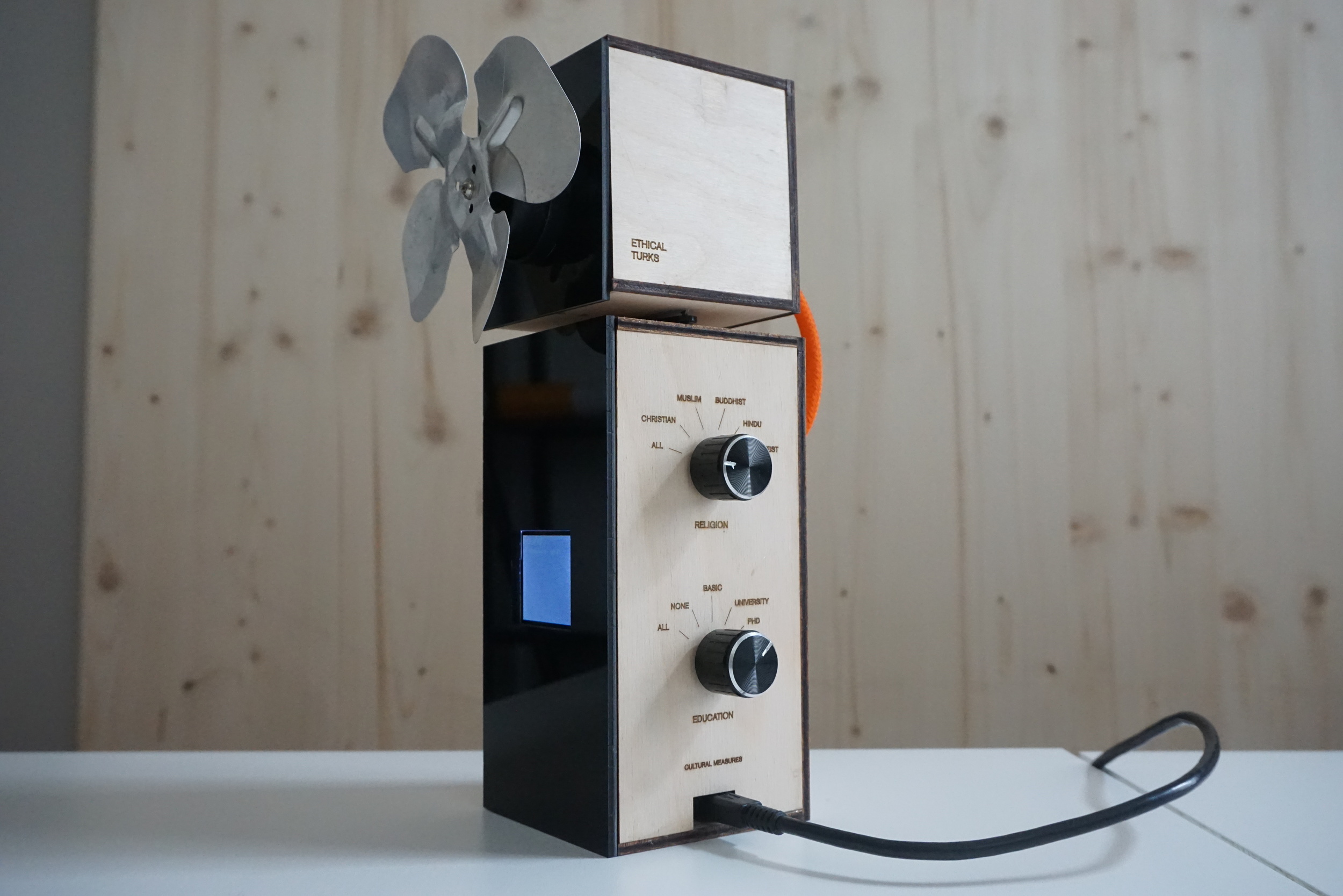 A smart fan that decides whether you are worthy of being cooled Ars