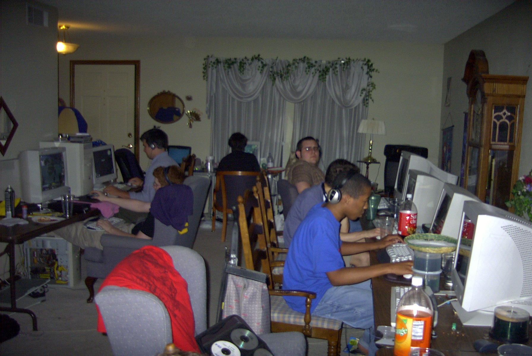 “Just a bunch of idiots having fun”—a photo history of the LAN party