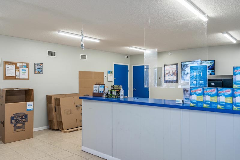 Self Storage Units in Jacksonville, FL, on 14580 Duval Place West