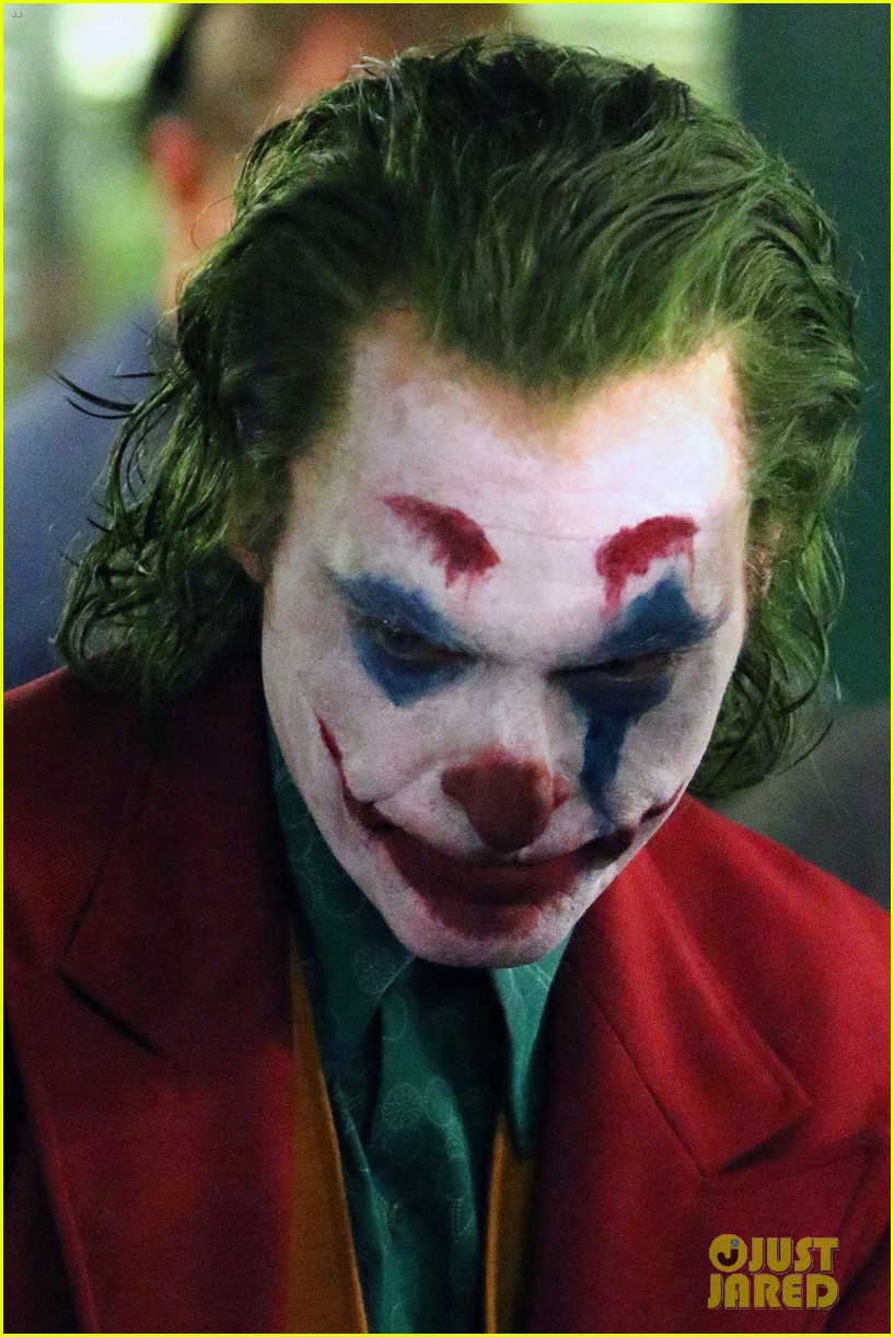 Joaquin and i haven't really decided on it. Filtran escena con Joaquin Phoenix caracterizado como el ...