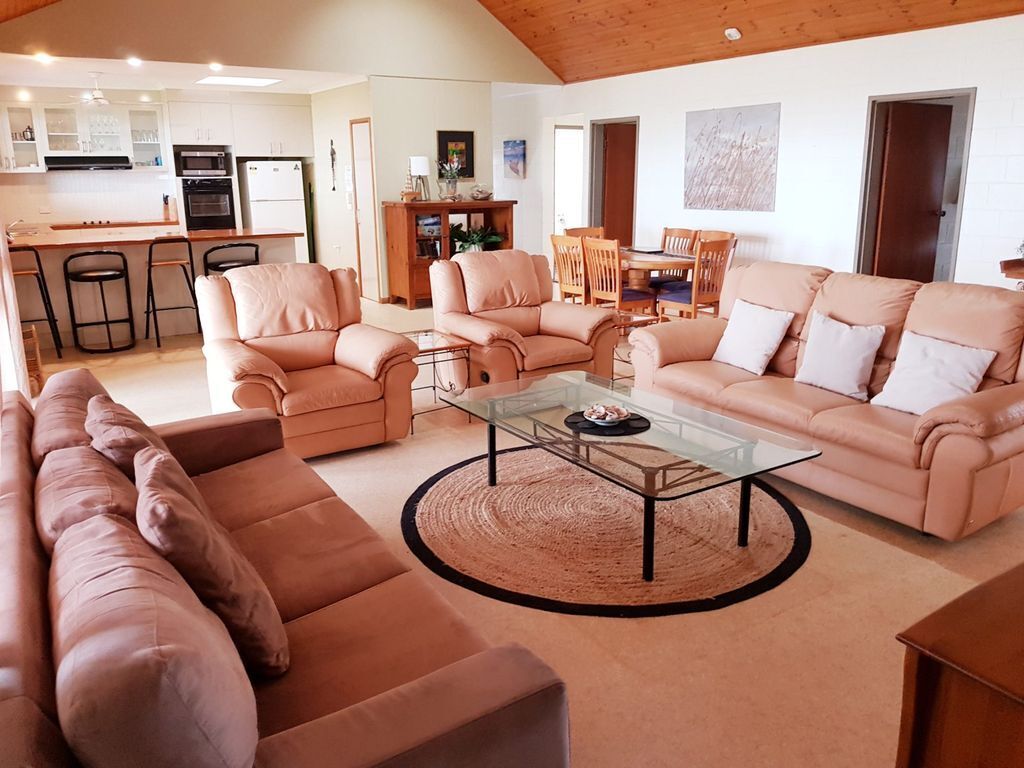 Tropic Tide Toogoom Beachfront 3br Pets Australia