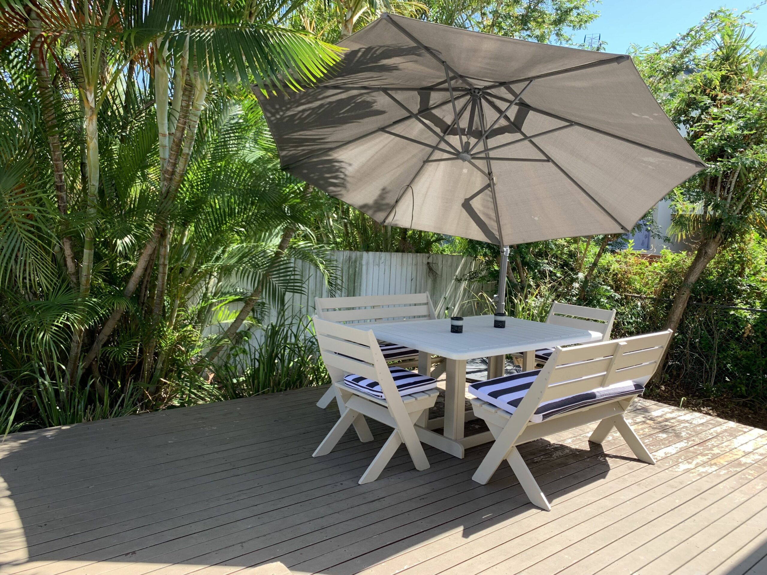 Pet Friendly Gold Coast Broadwater Cottage, Australia Australian