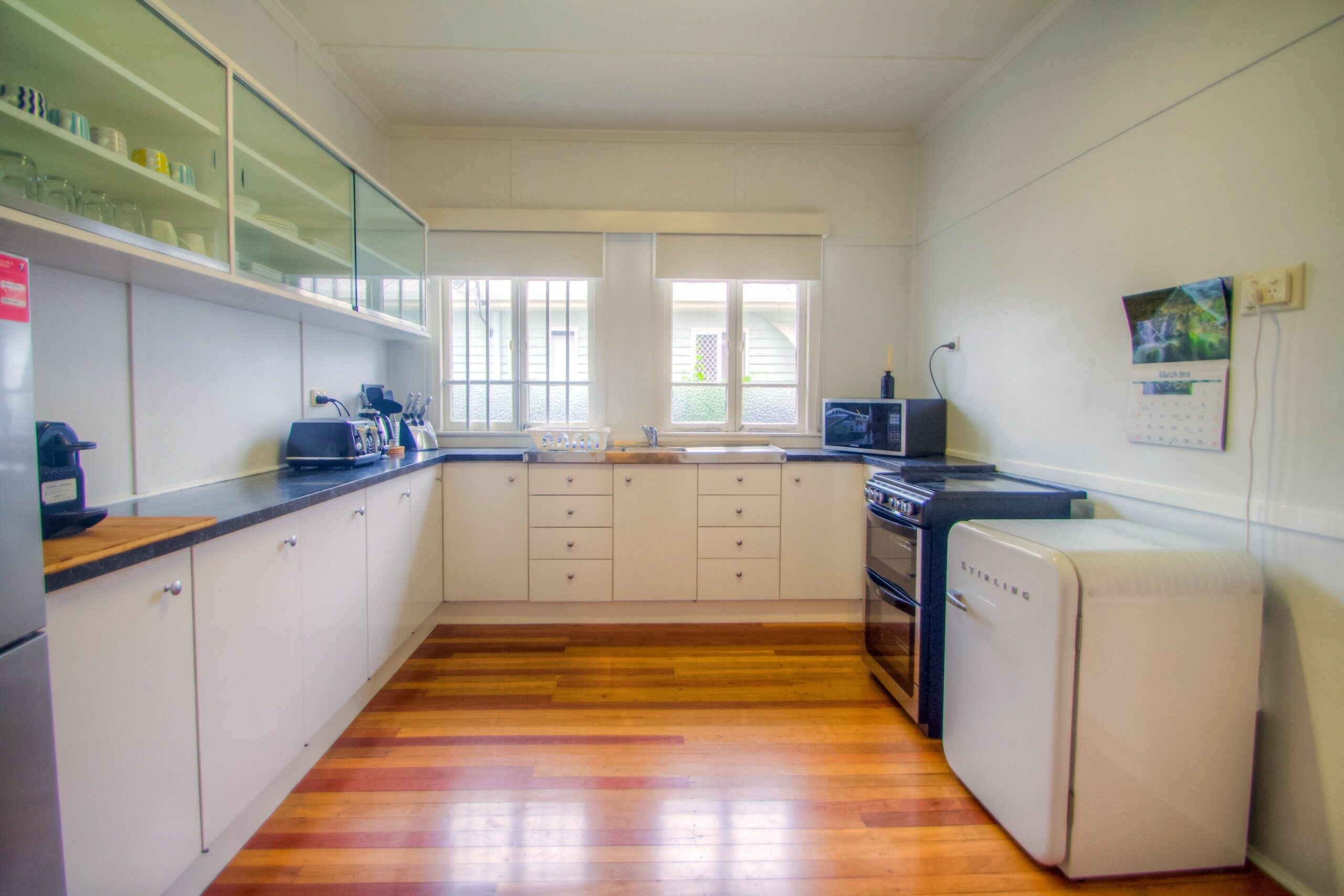 Pet Friendly Gold Coast Broadwater Cottage, Australia Australian