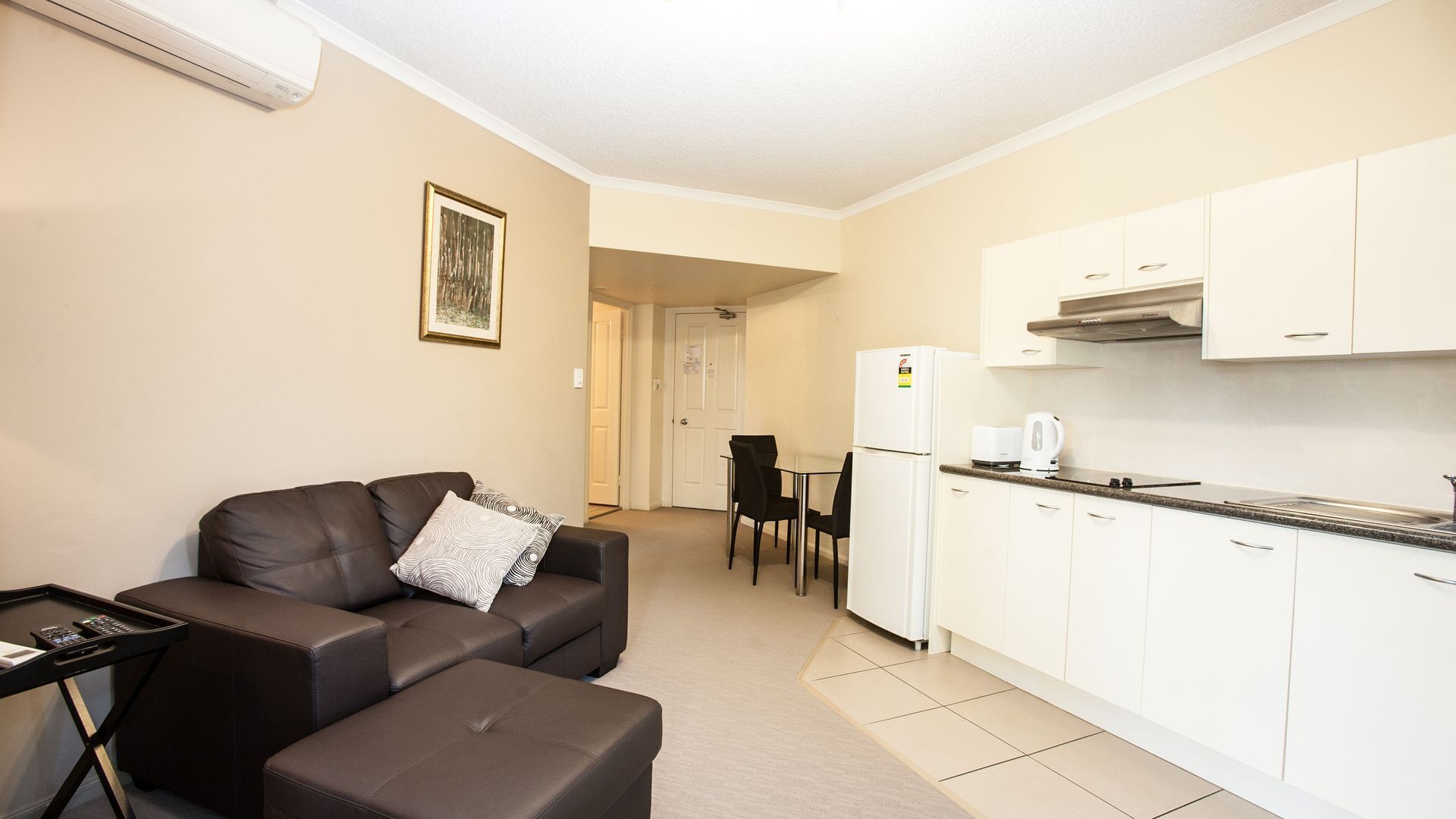 One Bedroom Unit in the Heart of Kangaroo Point, Walk to Ferries