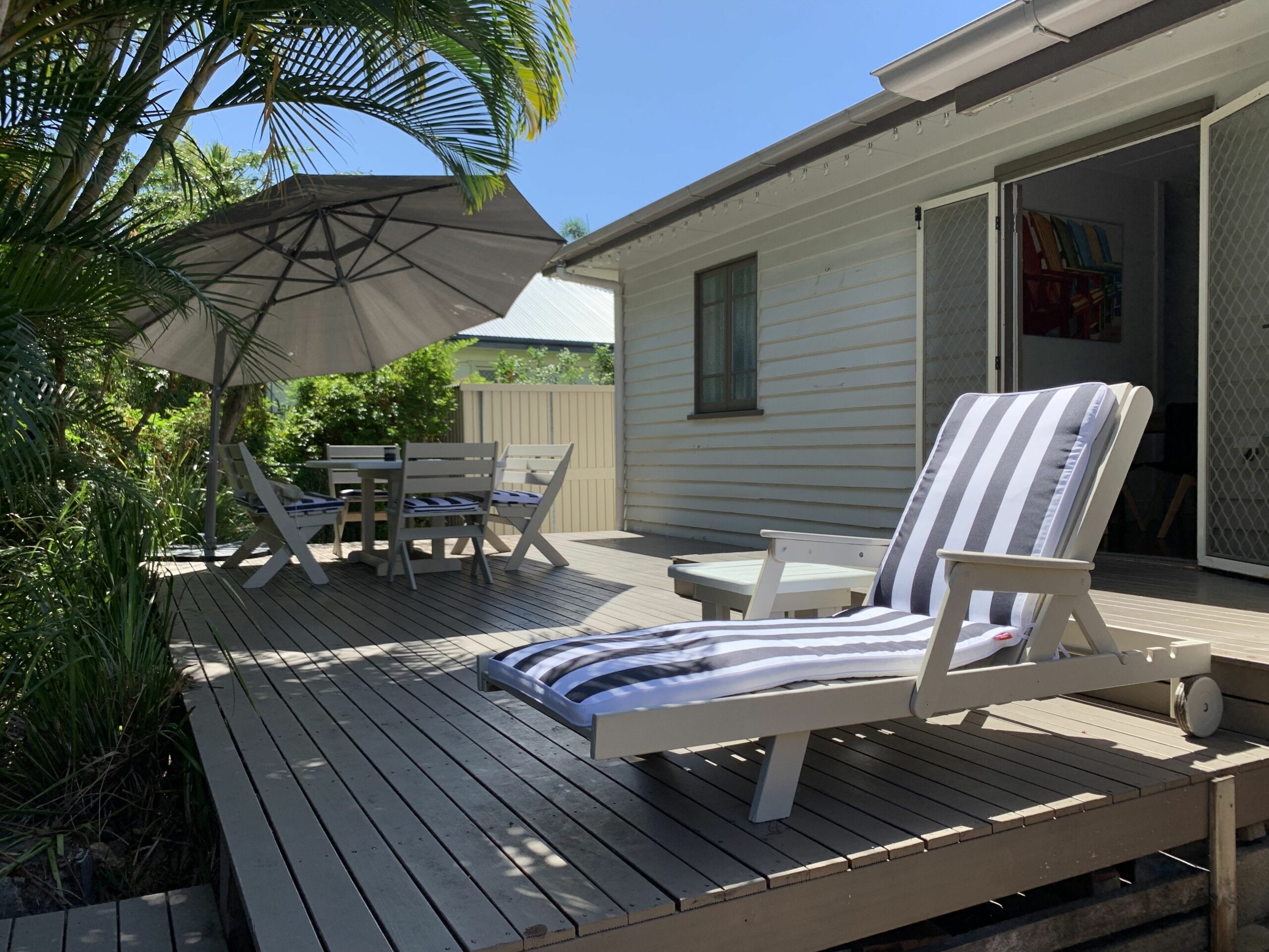 Pet Friendly Gold Coast Broadwater Cottage, Australia Australian