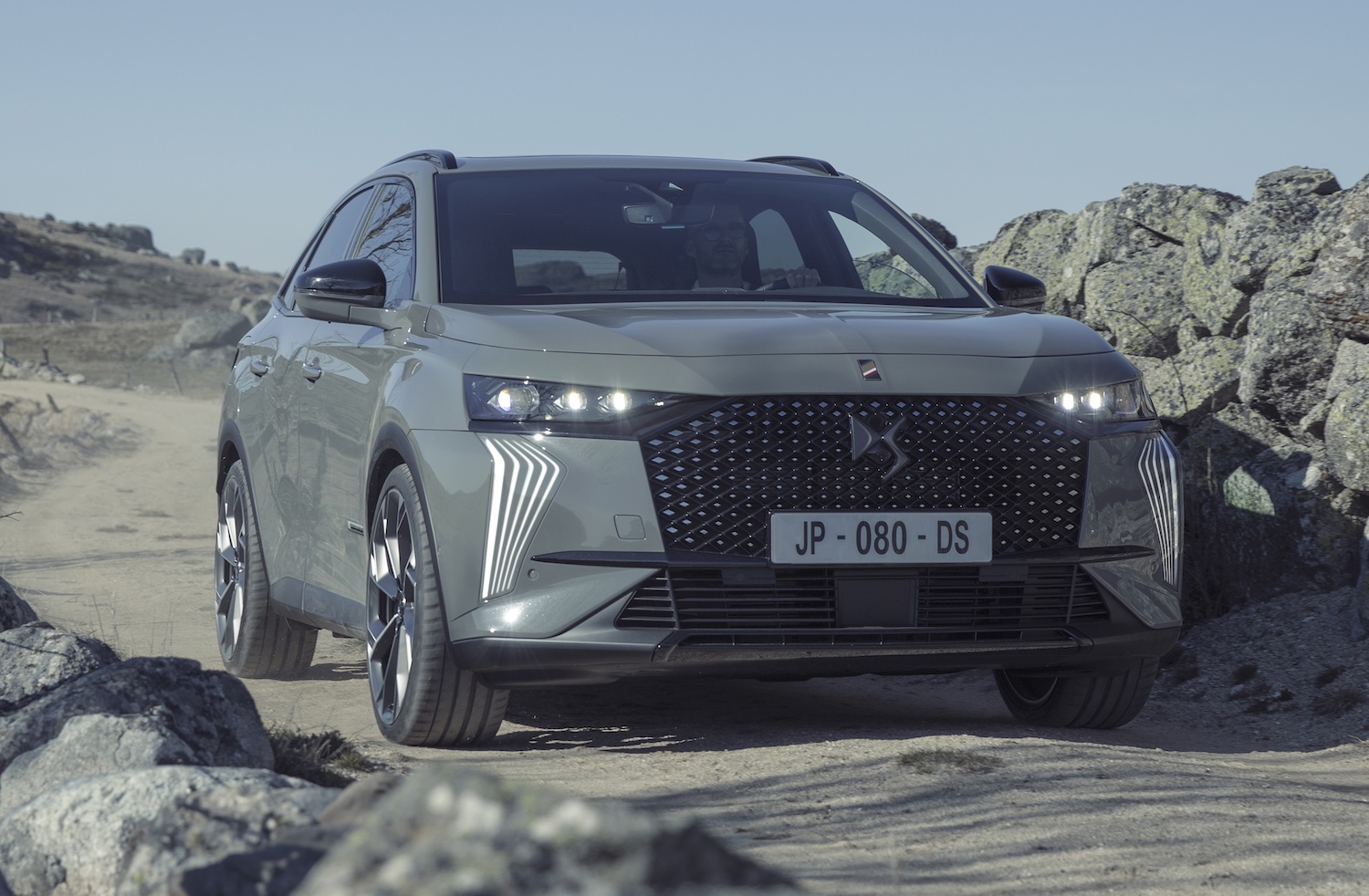 Nouveau DS 7 tous les prix du SUV hybride rechargeable restylé